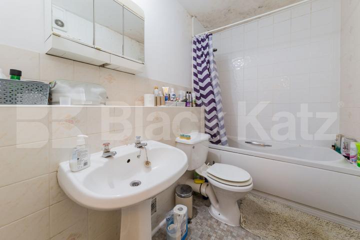 Located close to a station this 2 bed offer fantastic views of East london Pemberton Gardens, Holloway